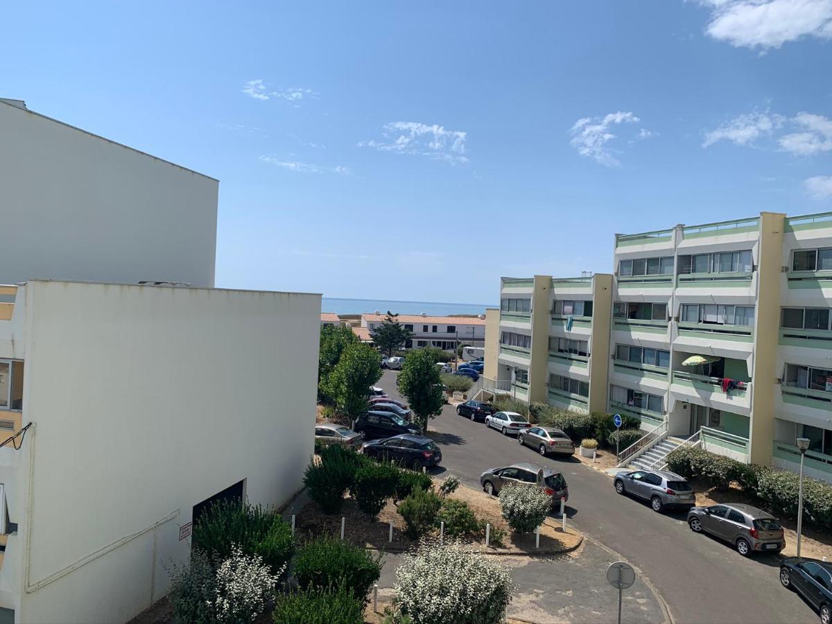 A 100M De La Plage 圣伊莱尔·德列 外观 照片